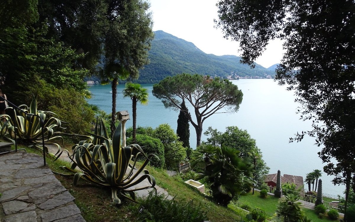 Mediterrane Stimmung im Parco Scherrer am Luganersee im Tessin. 