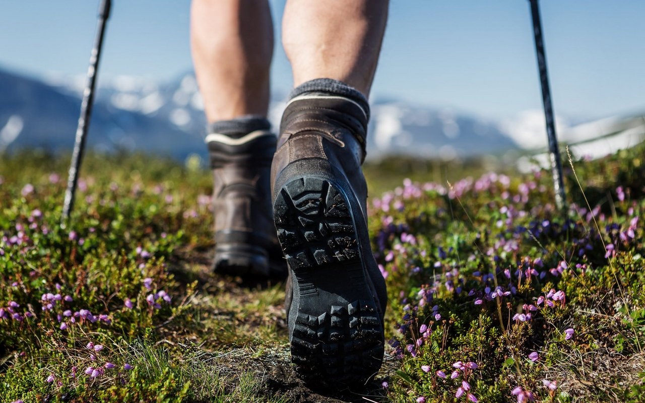 Die Wanderschuhe angezogen und los: Wandern ist Schweizer Nationalsport.