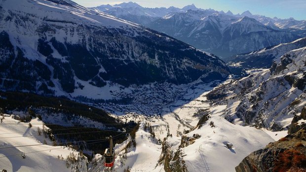 Tiefblick vom Gemmipass nach Leukerbad.