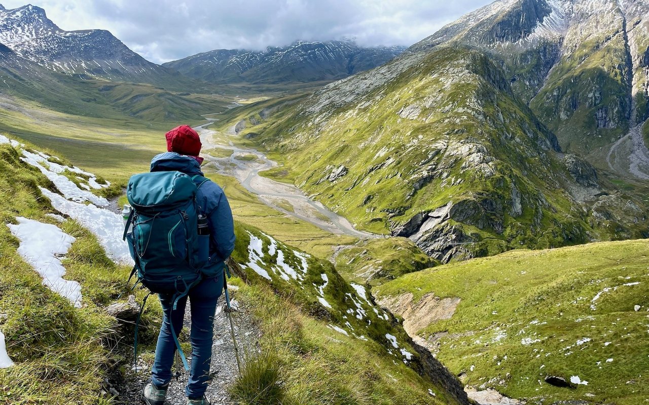 In der wilden Greina-Ebene lassen sich bei einer Wanderung zahlreiche Murmeltiere erspähen. 