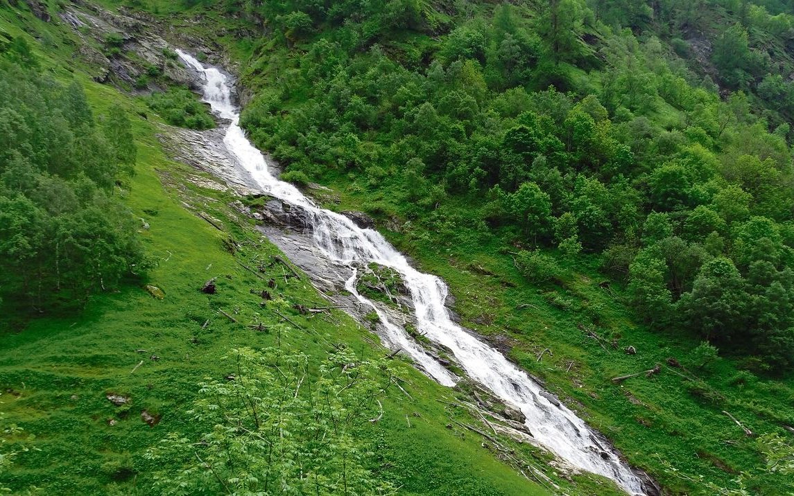 Wasserfall zuhinterst im Baltschiedertal. 