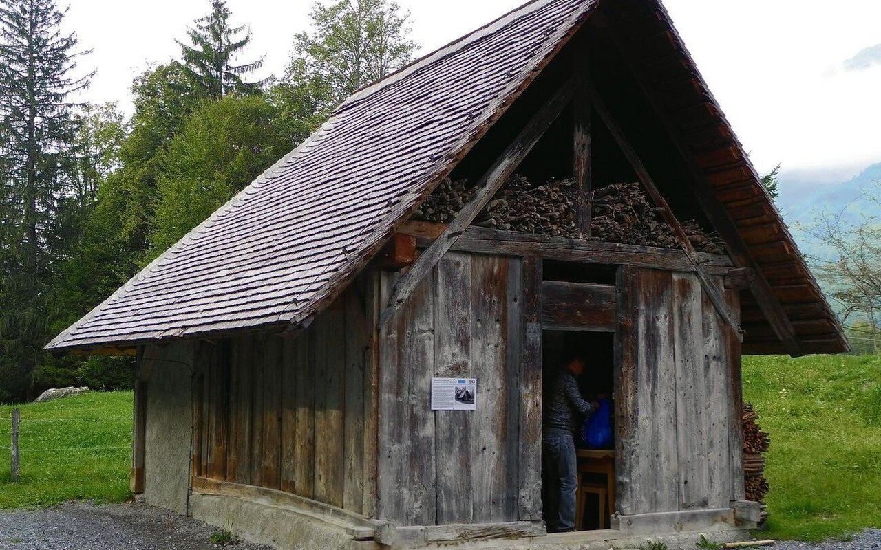 Zu landwirtschaftlichen Gebäuden gehört beispielsweise auch dieses Ofenhaus aus Breitenried Heitenried. 