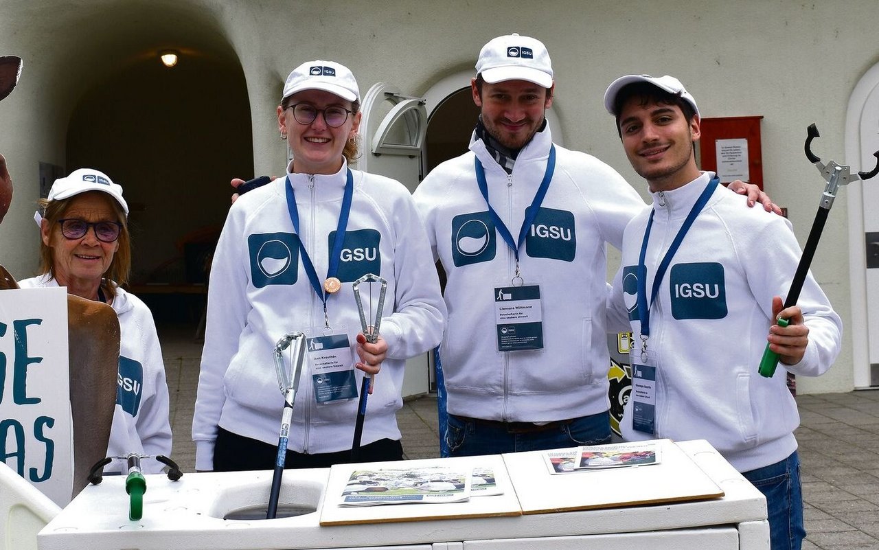 Donatella (links) und ihr IGSU-Team bei ihrem Einsatz am Herbstfest in der Freizeitanlage Chrüzacher in Dietikon.