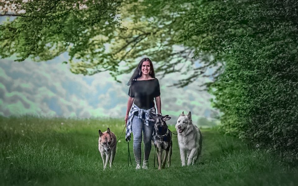 Gabriela Frei, Hundetrainerin bei eDOGcation: «Das Problem für auffälliges Verhalten liegt oft in der Bindung.» 