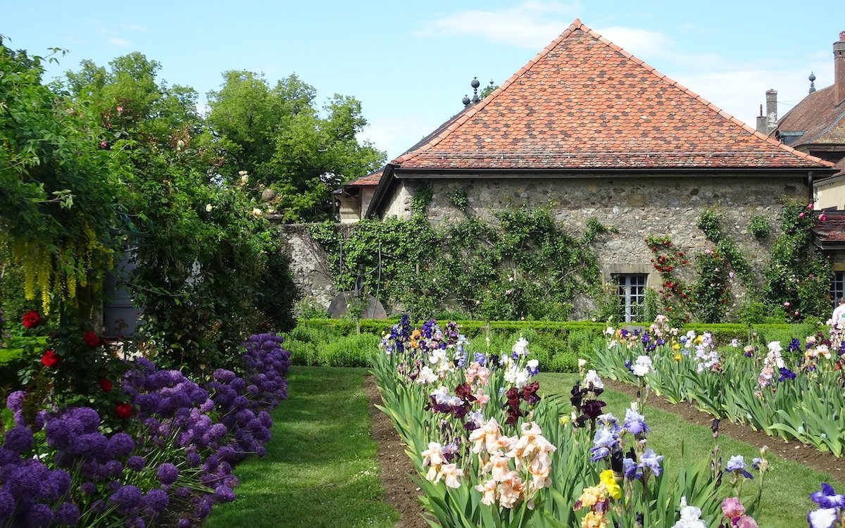 Die Gärten in Vullierens lassen sich mit berühmten englischen oder französischen Gärten vergleichen. 